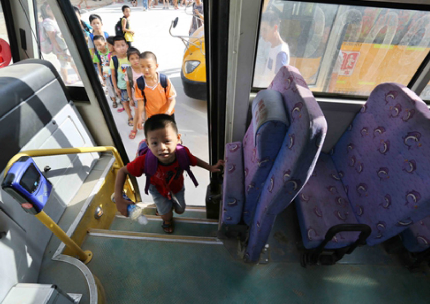 卡聯案例-晉江校車刷卡機項目